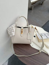 حقيبة يد نسائية كبيرة الحجم لون اوف وايت بشريط ستان بها حزام قابل للتعديل - KSA